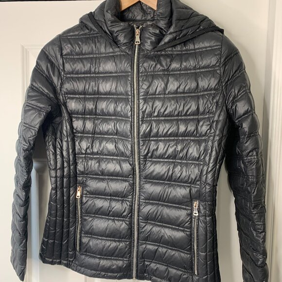 Calvin Klein Women’s Black Puffer Jacket – Size medium – Hooded, Logo Sleeve. - Picture 1 of 14